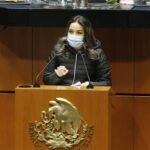 Arrestan a líder ultraderechista de EU por quema de bandera