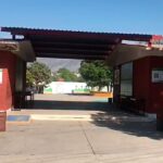 A 14 meses, clases virtuales dañan vista a maestros